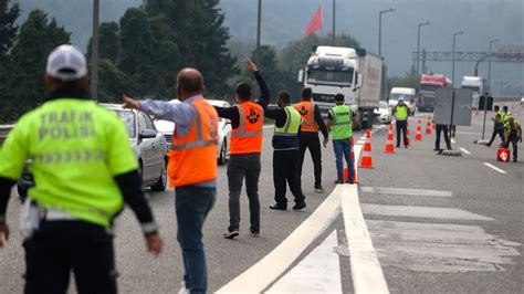 A­n­a­d­o­l­u­ ­O­t­o­y­o­l­u­ ­B­o­l­u­ ­D­a­ğ­ı­ ­T­ü­n­e­l­i­ ­A­n­k­a­r­a­ ­y­ö­n­ü­ ­t­r­a­f­i­ğ­e­ ­k­a­p­a­t­ı­l­d­ı­